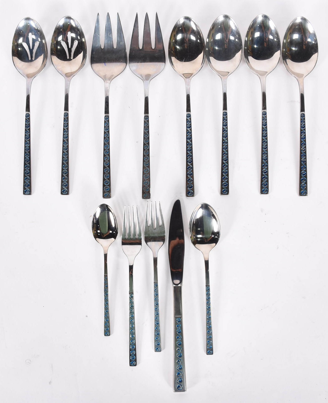 Faqueiro de aço inox com detalhes azuis no cabo composto de: 16... - foto 1 de 4