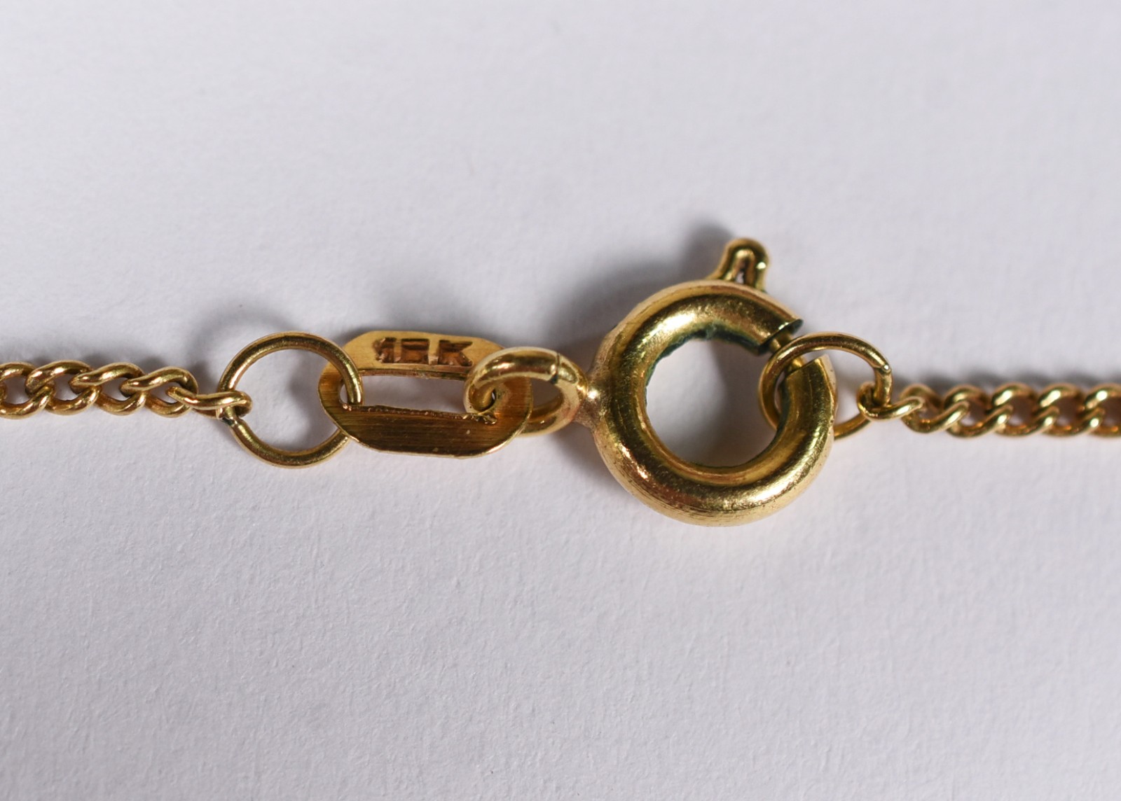 Gargantilha de ouro 18 k, com pingente feitio crucifixo (Por motivos... - foto 3 de 6