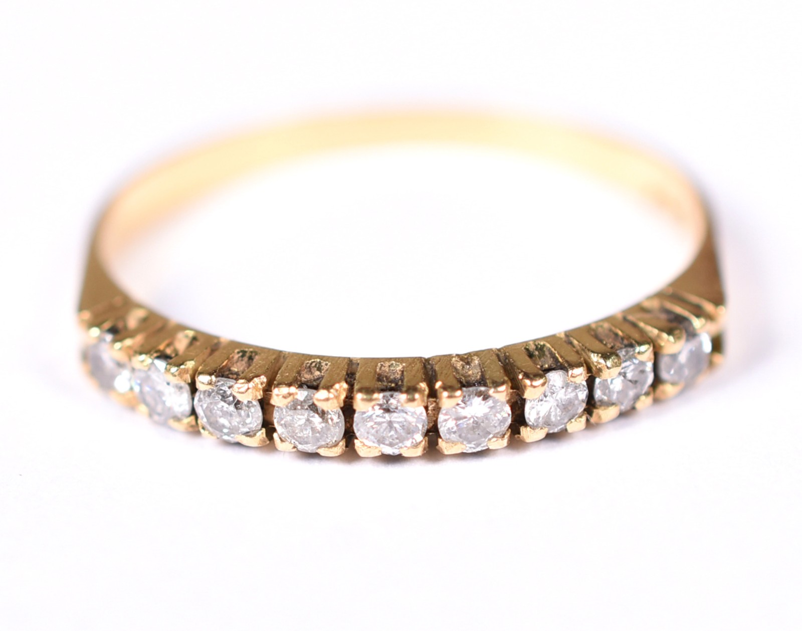 Anel de ouro 18 k com 9 brilhantes de 0,02 total , aro 17 (Por... - foto 1 de 4