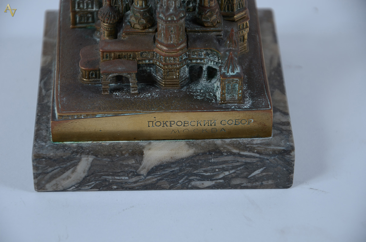 Diversas peças russas - 4 facas , 3 miniaturas de igrejas, 6 espetos... - foto 4 de 4