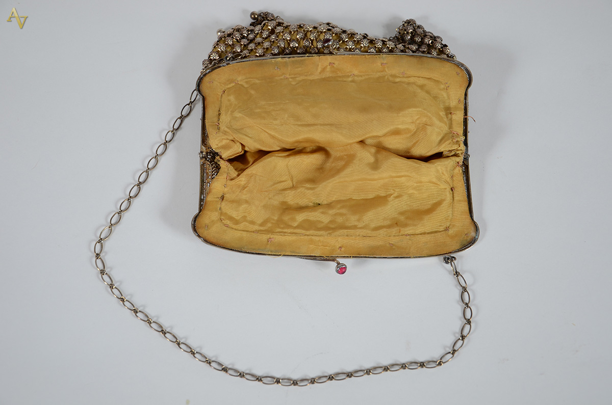 Bolsa de toilette com filigranas. - foto 3 de 3