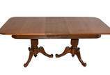 Conjunto de Mesa de jantar de madeira nobre, Se... - Conjunto de Mesa de jantar de madeira nobre, Selo da RENASCENÇA MÒVEIS, RJ, pés em duplo balaústre entalhado terminando em tres pernas cada,  tá...