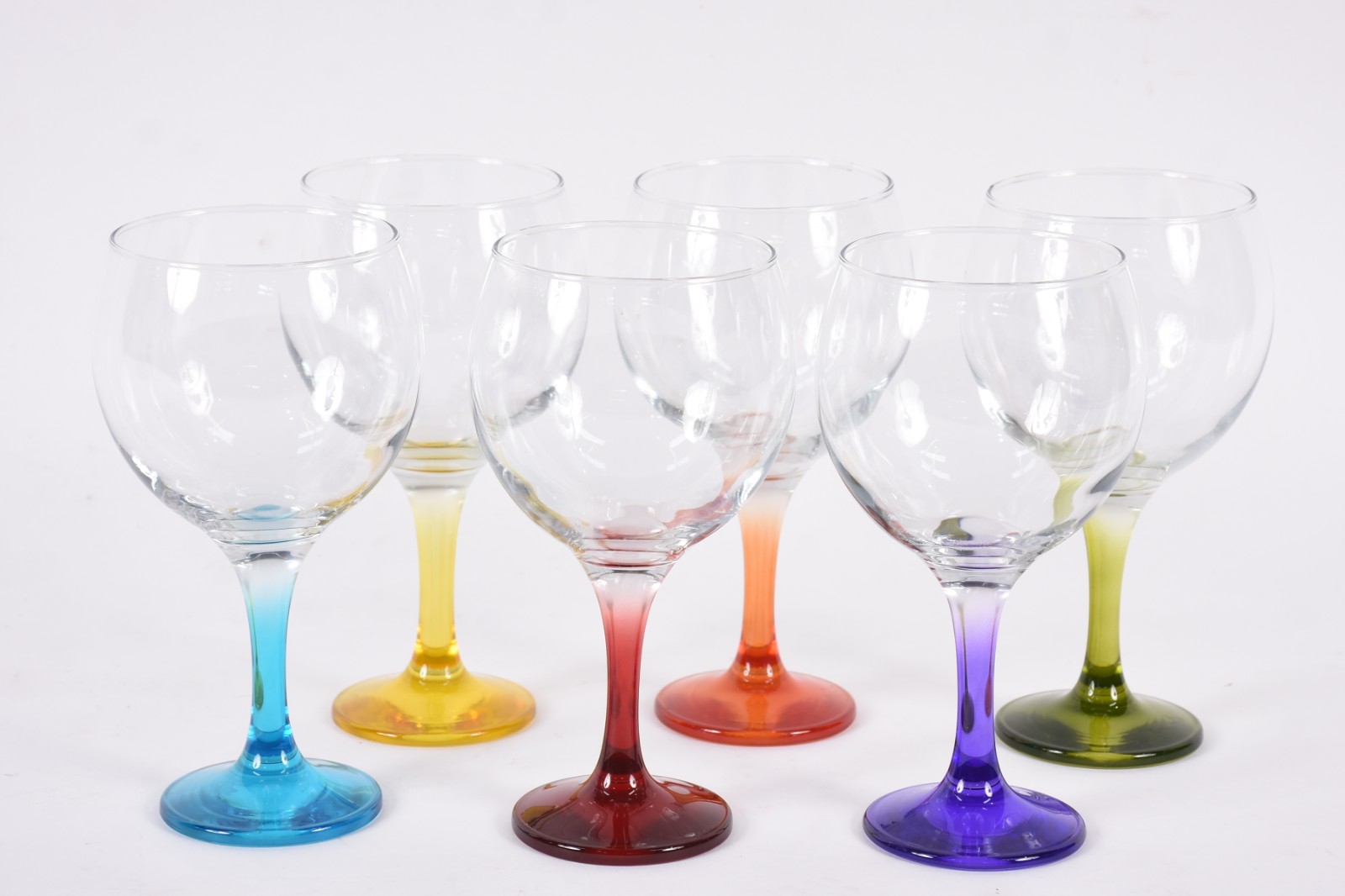 Doze taças para vinho de vidro feitio balloon com pés coloridos. - foto 4 de 4