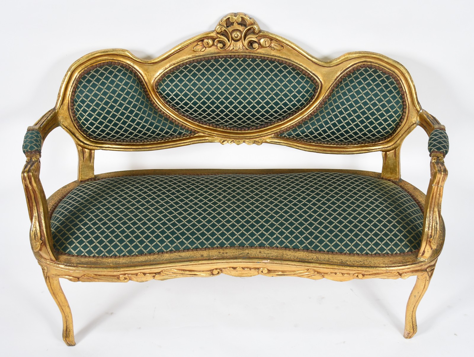 Conjunto de sofá para dois lugares e par de poltronas de madeira... - foto 2 de 6