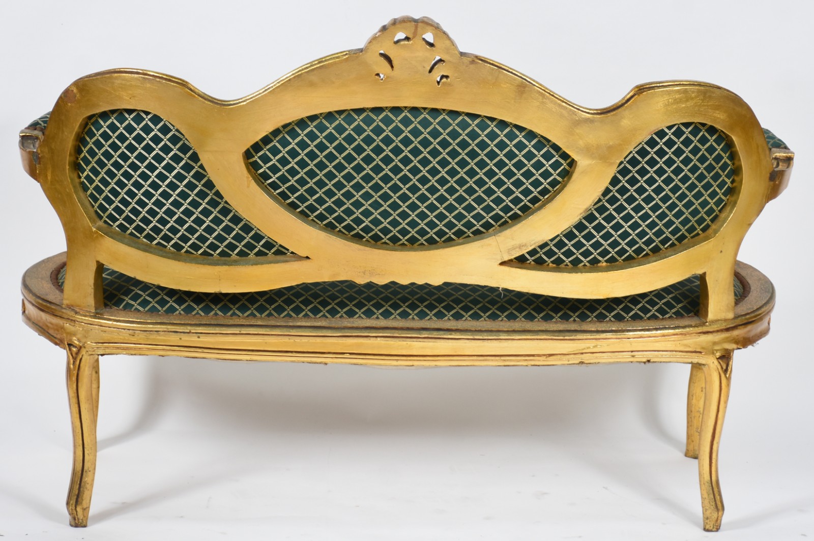 Conjunto de sofá para dois lugares e par de poltronas de madeira... - foto 4 de 6