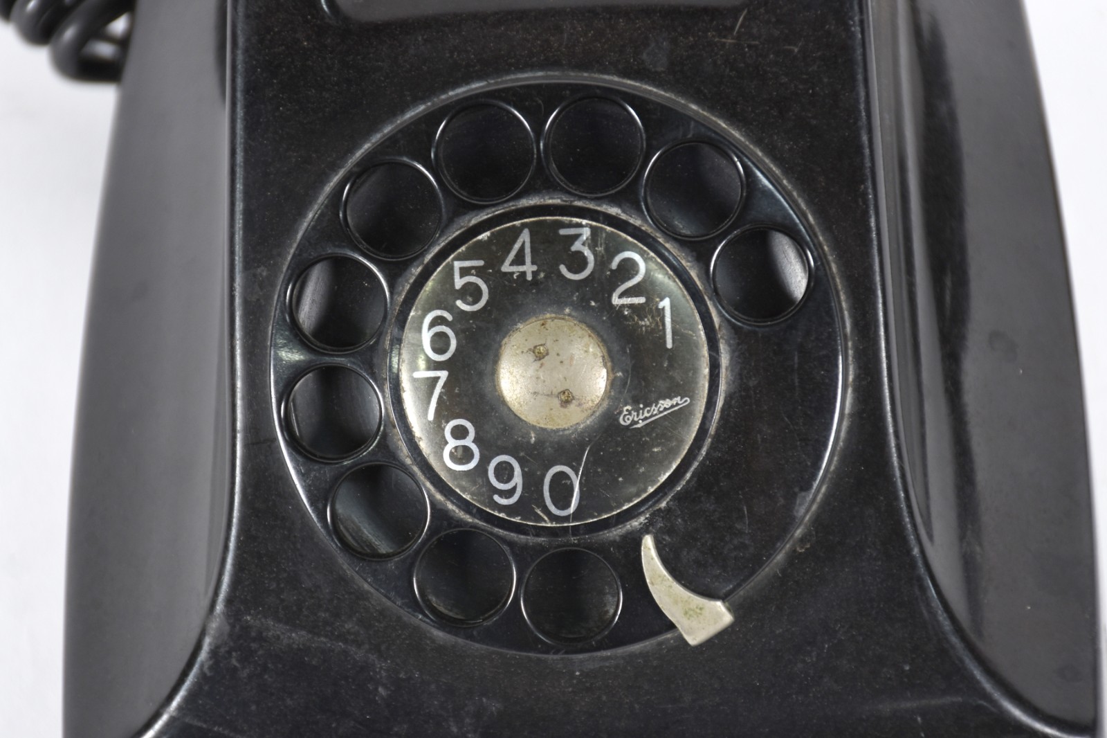 Antigo aparelho telefônico de galalite preto, anos 60. - foto 3 de 6