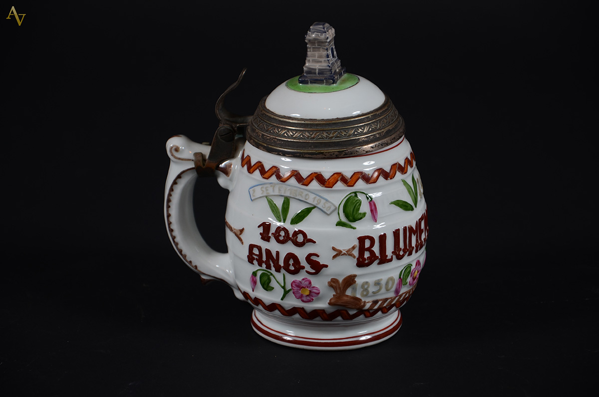 Tankard de porcelana - foto 1 de 2