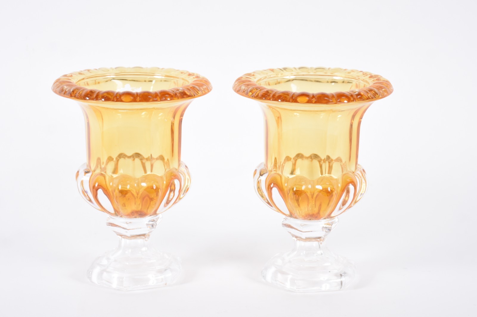 Par de vasos de vidro decorativo na cor laranja. - foto 5 de 9