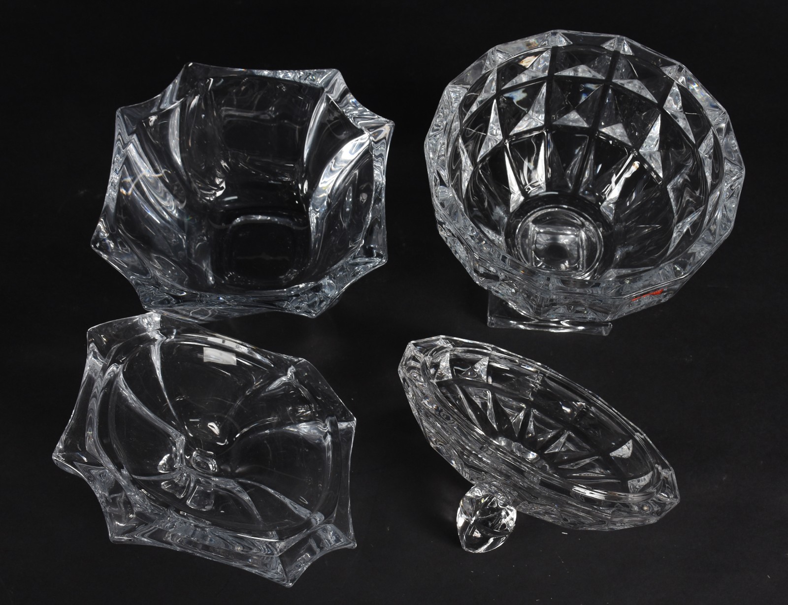 Duas peças de cristal da Bohemia, sendo compoteira e bomboniere. - foto 3 de 5