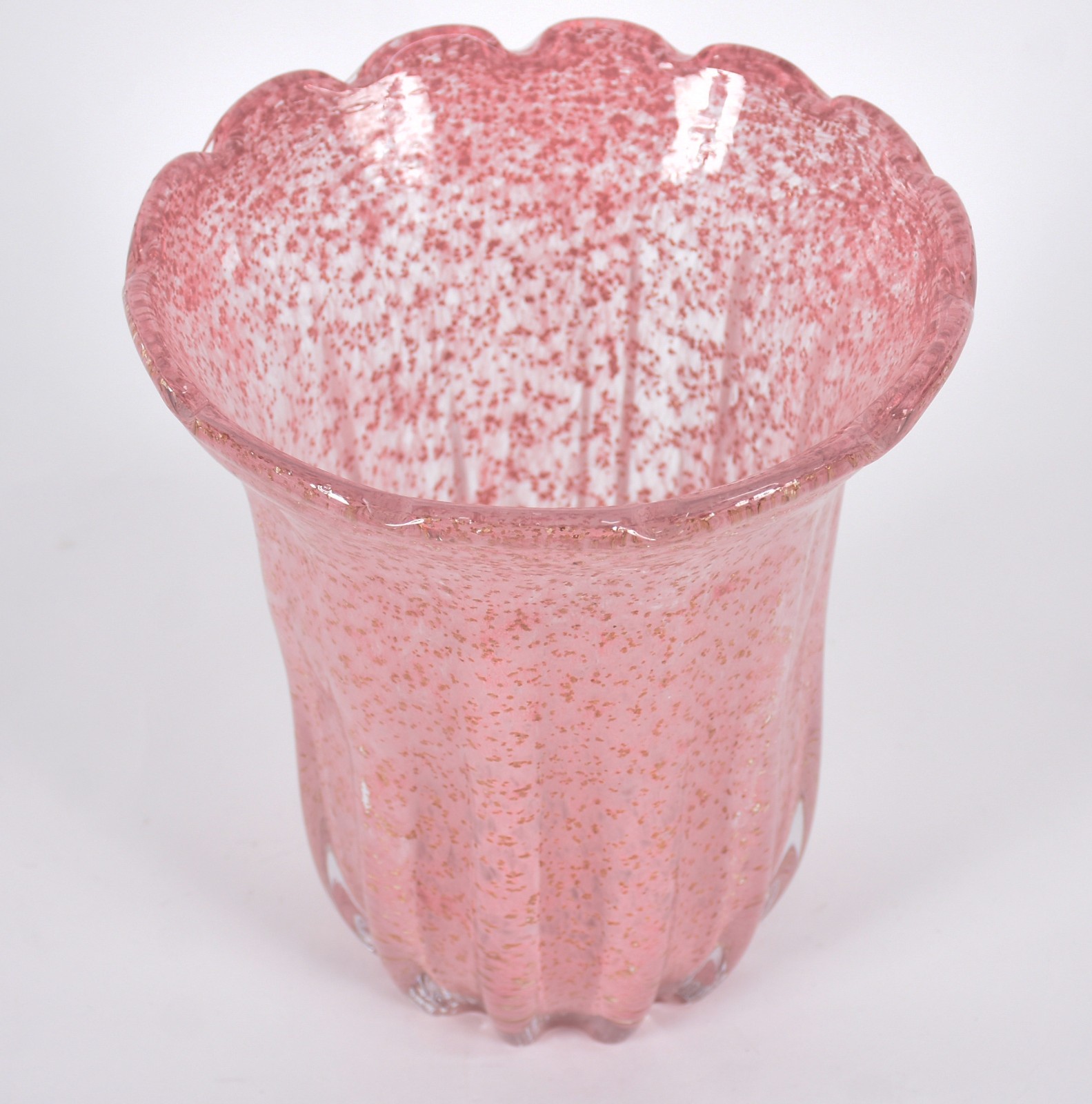 Jarra de vidro decorativo na cor rosa com pó de ouro. - foto 2 de 3