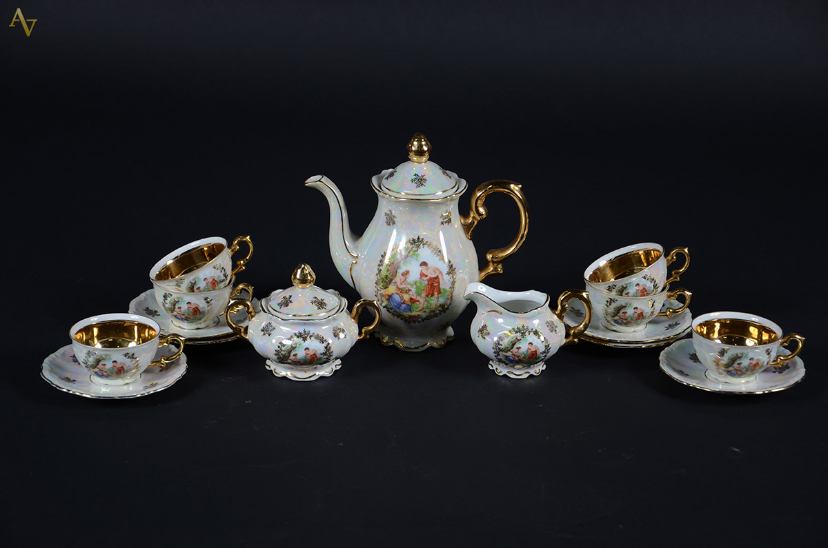 Conjunto de porcelana Bavária com 6 xícaras de café, bule, leiteira e...