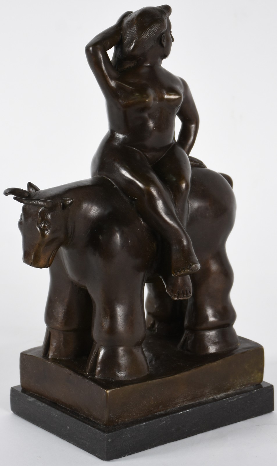 Botero (1932), Nude girl with bull - foto 1 de 5