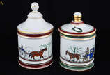 Dois potiches em porcelana Dunhill - Paris. Alt... - Dois potiches em porcelana Dunhill - Paris. Alturas: 16 e 18 cm