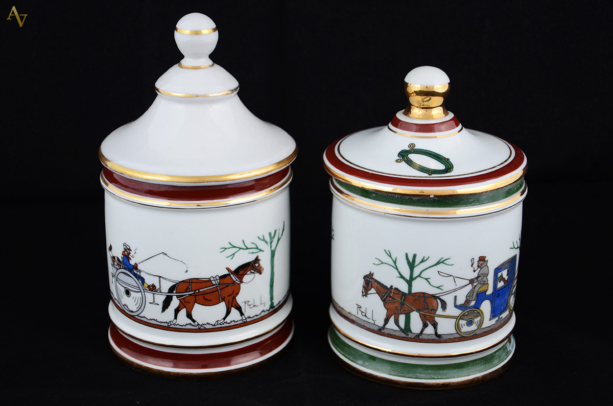 Dois potiches em porcelana Dunhill - Paris. Alturas: 16 e 18 cm - foto 1 de 2
