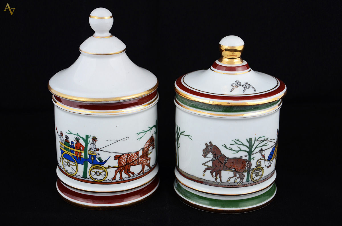 Dois potiches em porcelana Dunhill - Paris. Alturas: 16 e 18 cm - foto 2 de 2