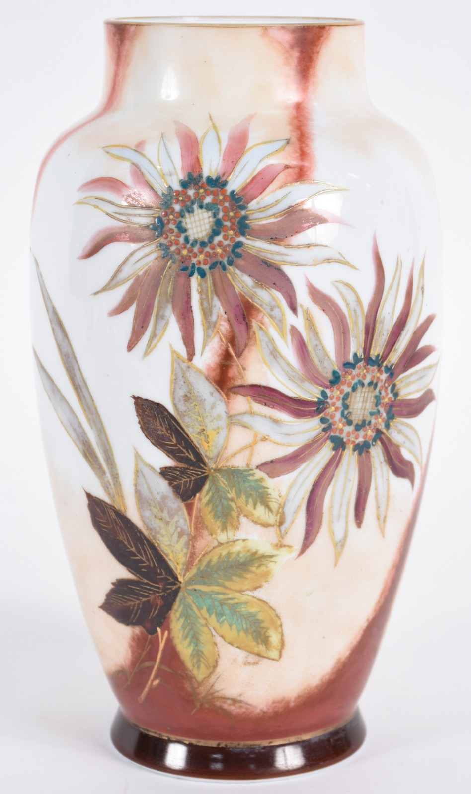 Vaso de opalina decorado com flores em policromia. - foto 1 de 5