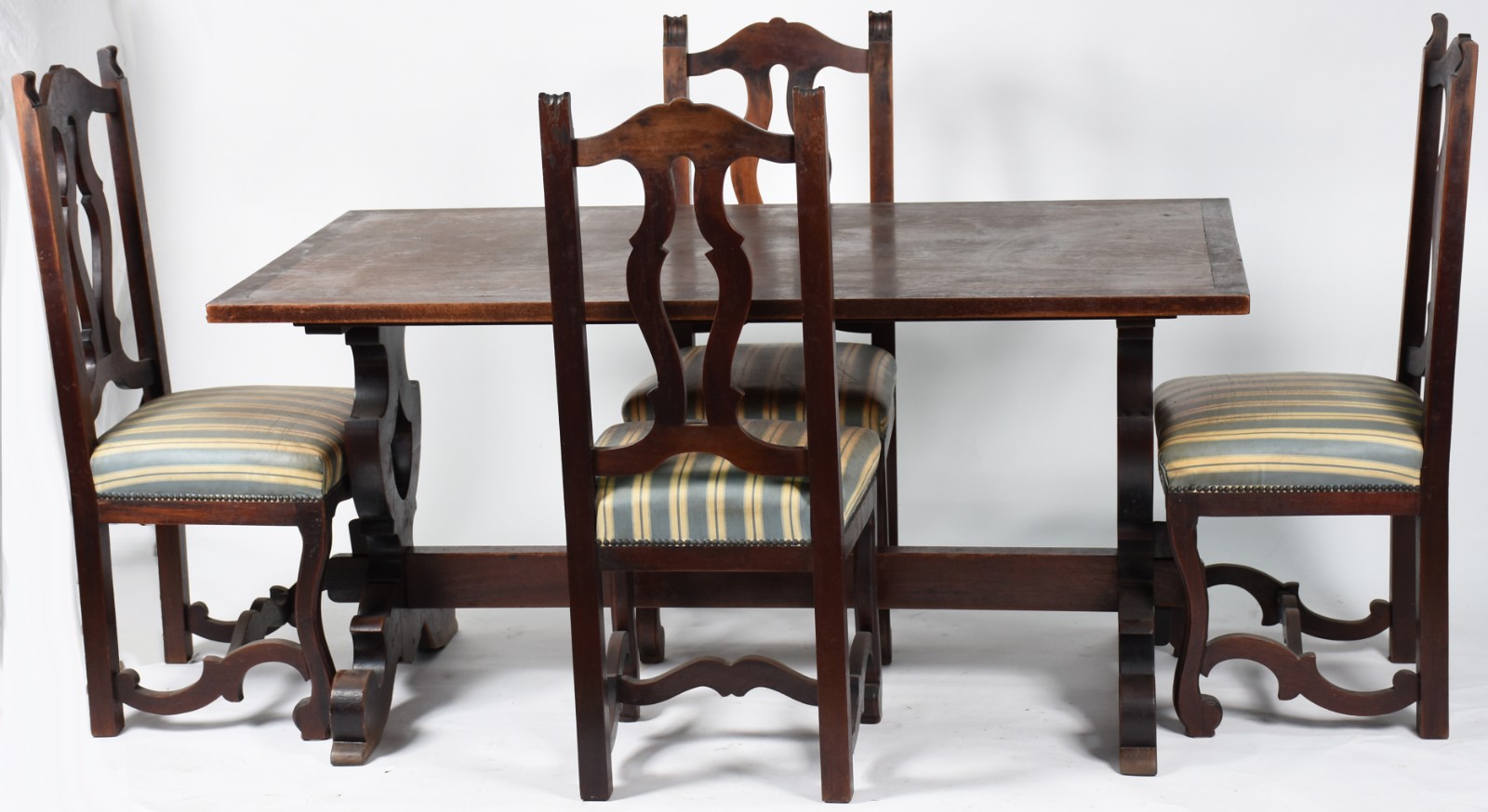 Conjunto de mesa de jantar de madeira nobre, estilo colonial... - foto 1 de 7