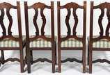 Conjunto de mesa de jantar de madeira nobre, es... - Conjunto de mesa de jantar de madeira nobre, estilo colonial brasileiro, pernas recortadas ligadas por trave inferior, acompanham 4 cadeiras com...