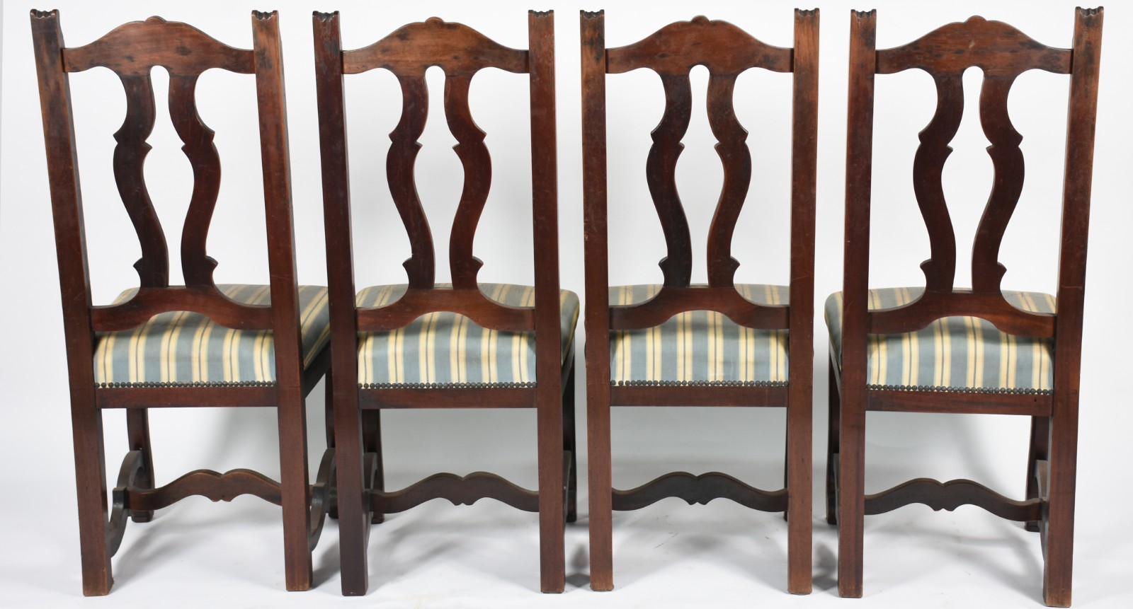 Conjunto de mesa de jantar de madeira nobre, estilo colonial... - foto 4 de 7