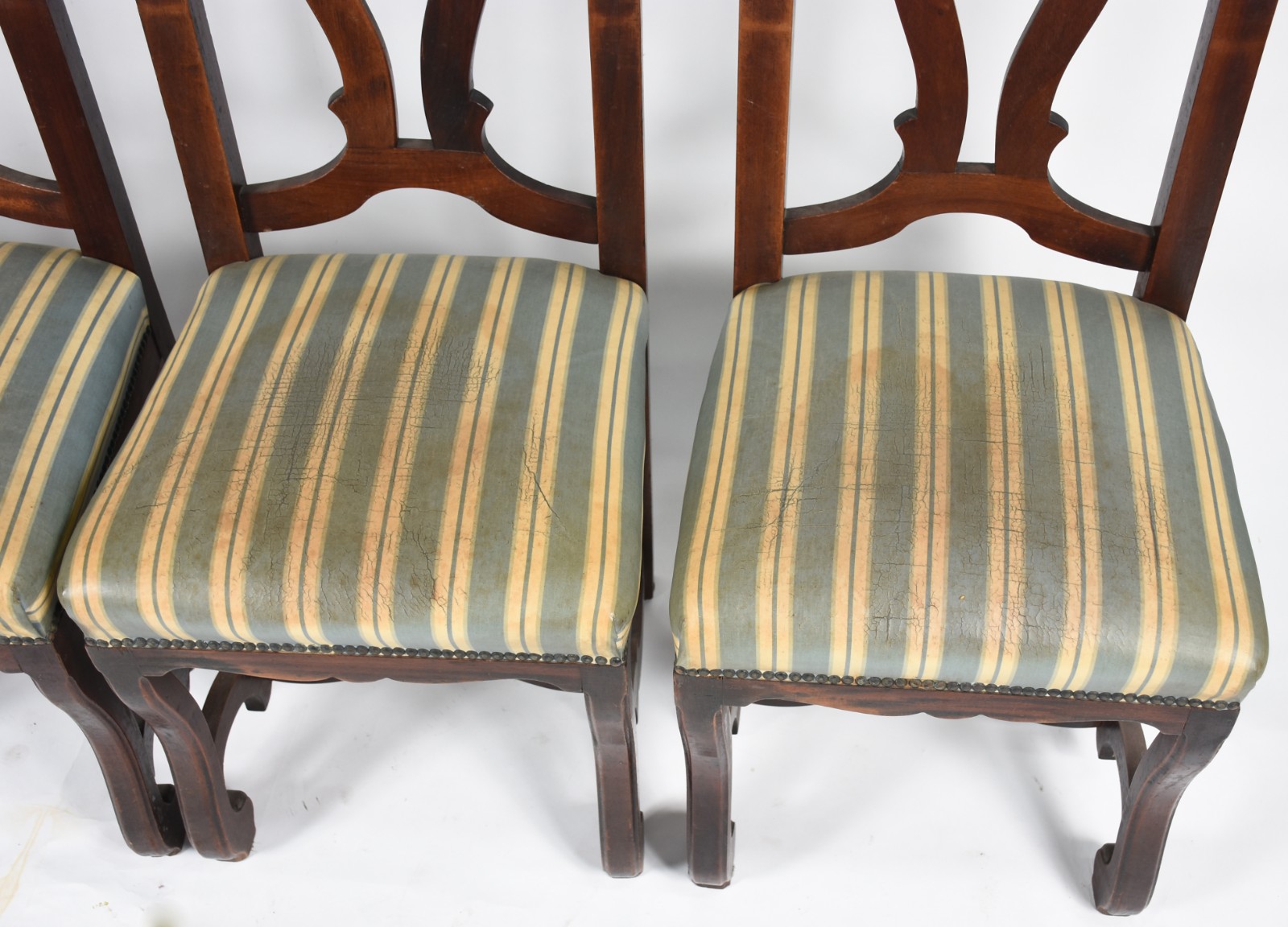 Conjunto de mesa de jantar de madeira nobre, estilo colonial... - foto 5 de 7