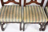 Conjunto de mesa de jantar de madeira nobre, es... - Conjunto de mesa de jantar de madeira nobre, estilo colonial brasileiro, pernas recortadas ligadas por trave inferior, acompanham 4 cadeiras com...