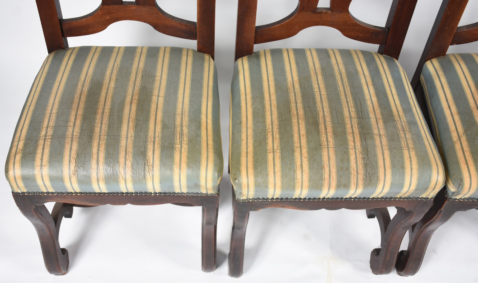 Conjunto de mesa de jantar de madeira nobre, estilo colonial... - foto 6 de 7