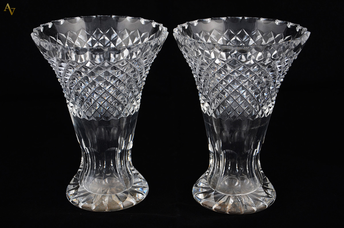 Par de vasos de cristal Theco lapidação bico de jaca. Altura: 16 cm