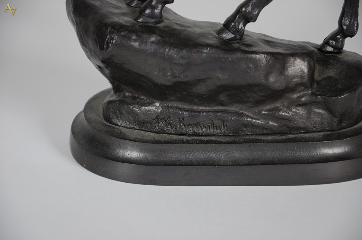 A K. KORNILUK - Escultura em bronze representando Carneiro. Altura... - foto 3 de 3