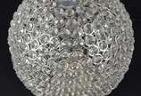 Luminária feitio globo com contas facetadas e b... - Luminária feitio globo com contas facetadas e base de metal.