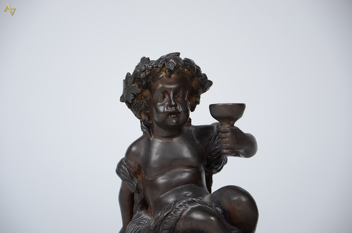 E. ROSSI - Escultura em bronze representando Menino. Altura: 23 cm - foto 2 de 4