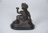 E. ROSSI - Escultura em bronze representando Me... - E. ROSSI - Escultura em bronze representando Menino. Altura: 23 cm