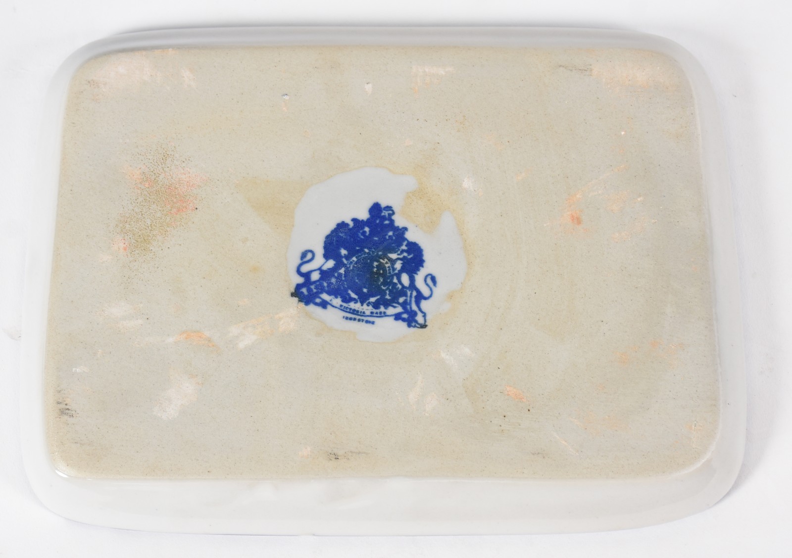 Manteigueira de porcelana decorada com paisagem em azul e branco. - foto 4 de 4