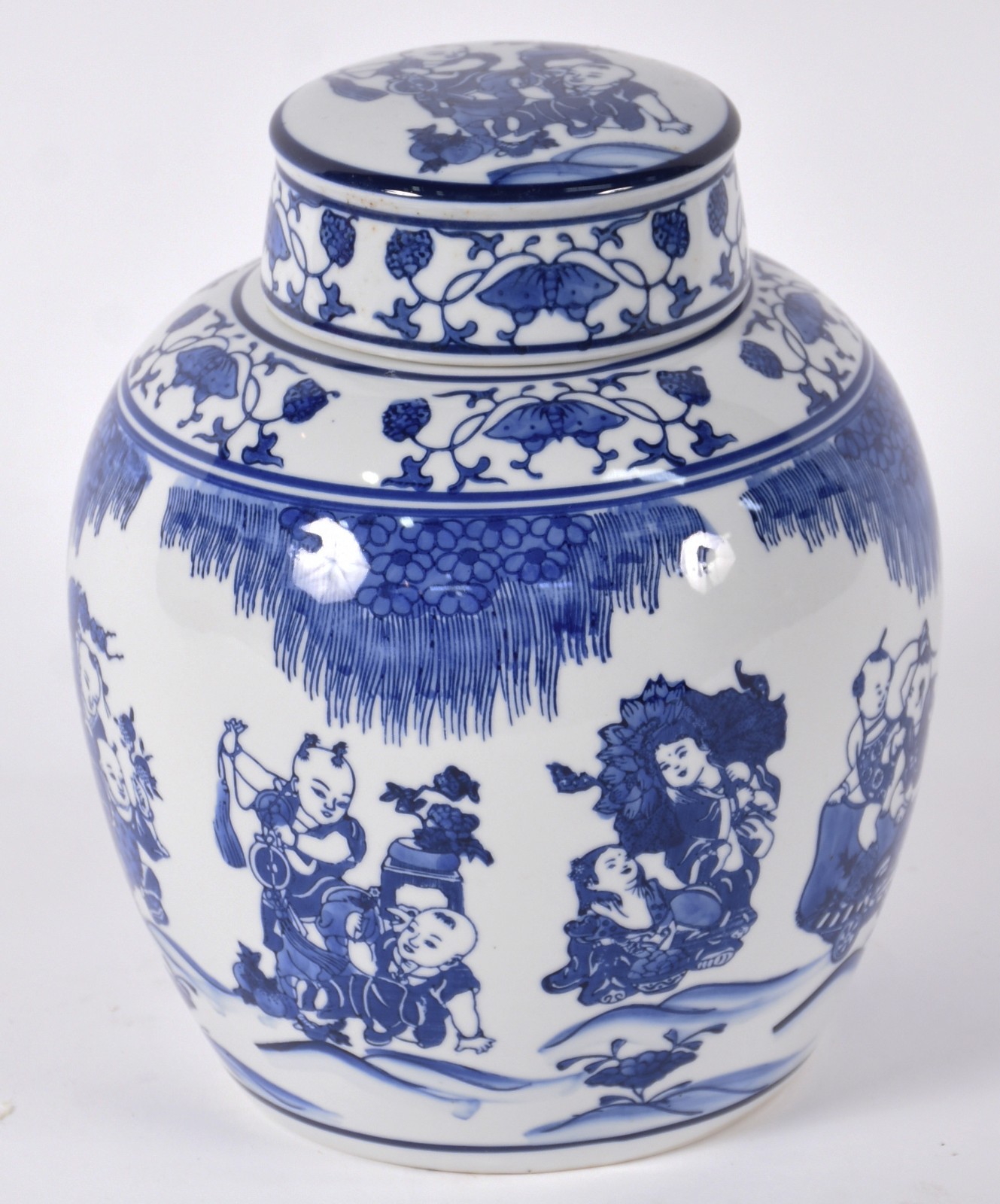 Potiche Oriental de porcelana decorada com figuras típicas em azul e... - foto 1 de 4