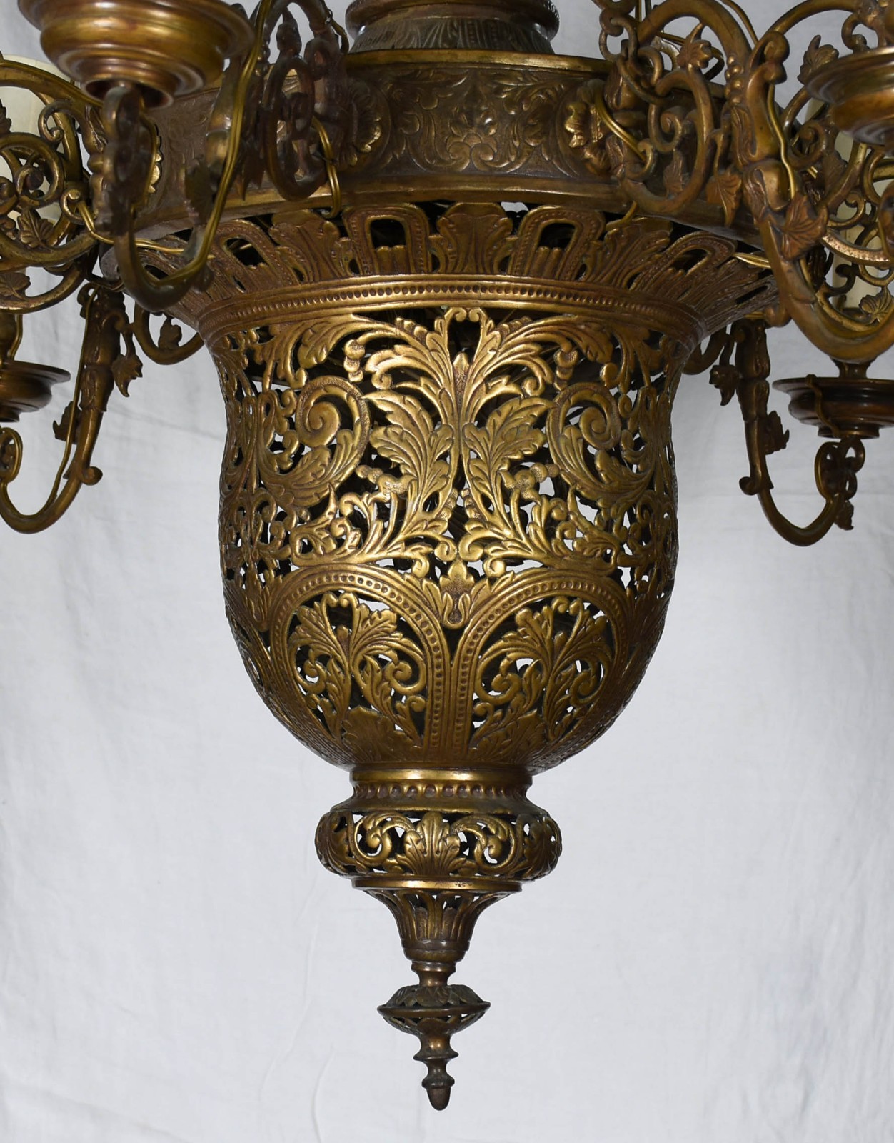Grande lustre de bronze para nove luzes externas e duas internas... - foto 3 de 3
