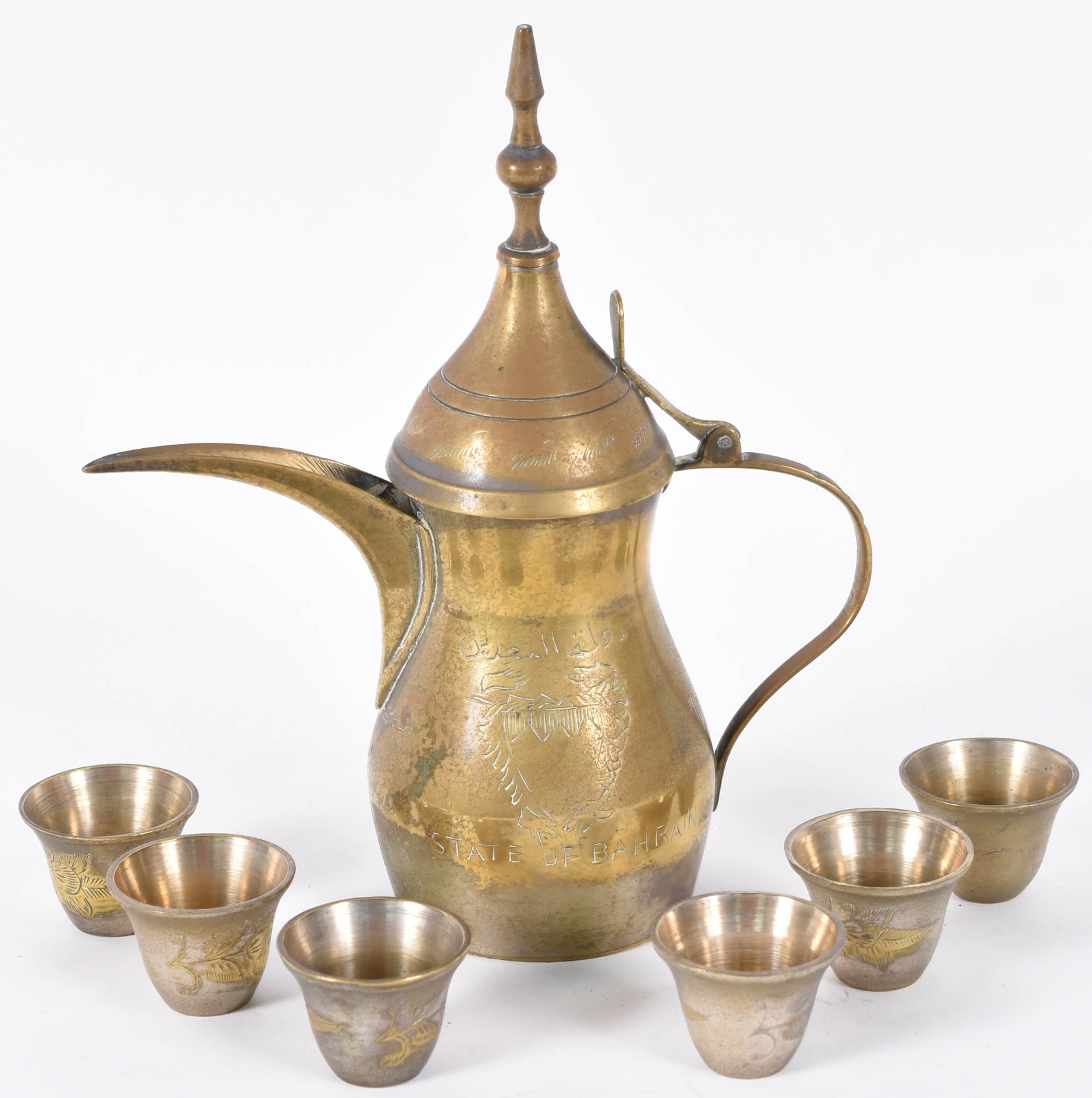 Serviço de chá oriental de bronze composto de: bule e 6 copos (com... - foto 1 de 7