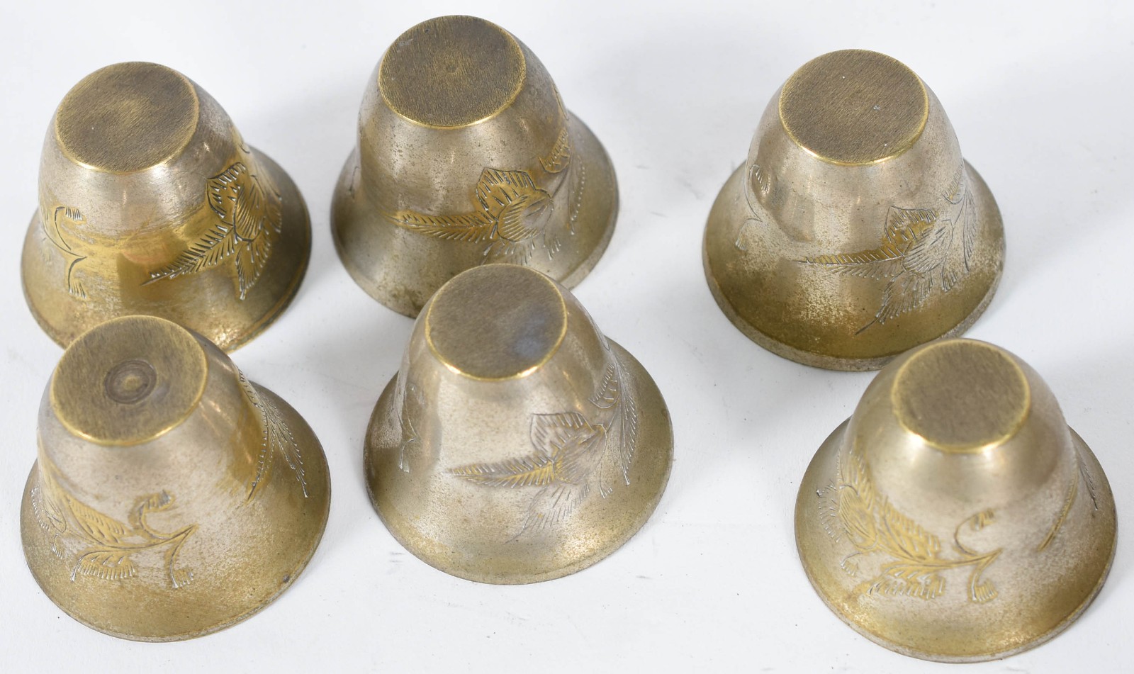 Serviço de chá oriental de bronze composto de: bule e 6 copos (com... - foto 6 de 7