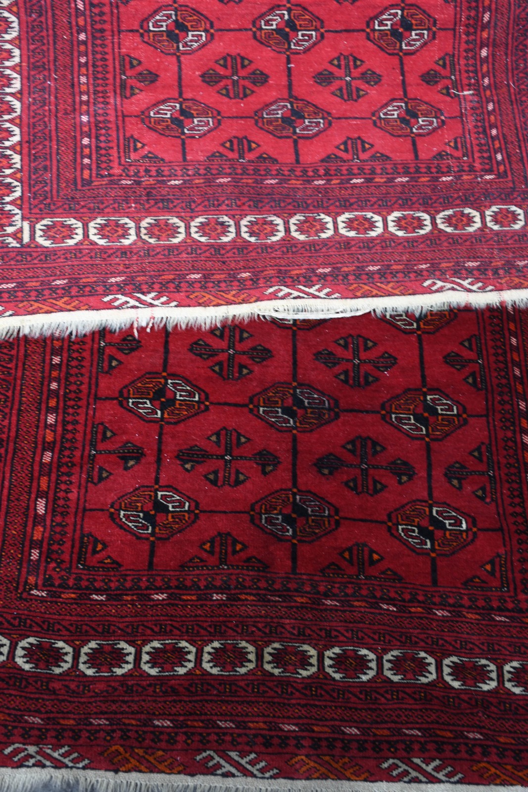 Tapete Afghan (franja desfiando). - foto 2 de 2