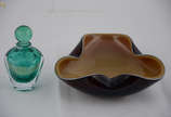 Duas peças em murano sendo: Bowl (diâmetro: 19 ... - Duas peças em murano sendo: Bowl (diâmetro: 19 cm) e perfumeiro. Altura: 11,5 cm