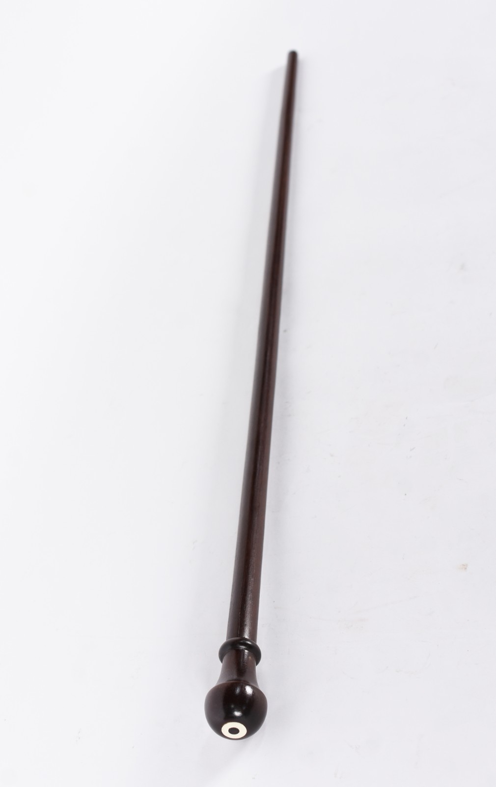 Bengala de madeira nobre, castão com detalhe em osso. - foto 2 de 3