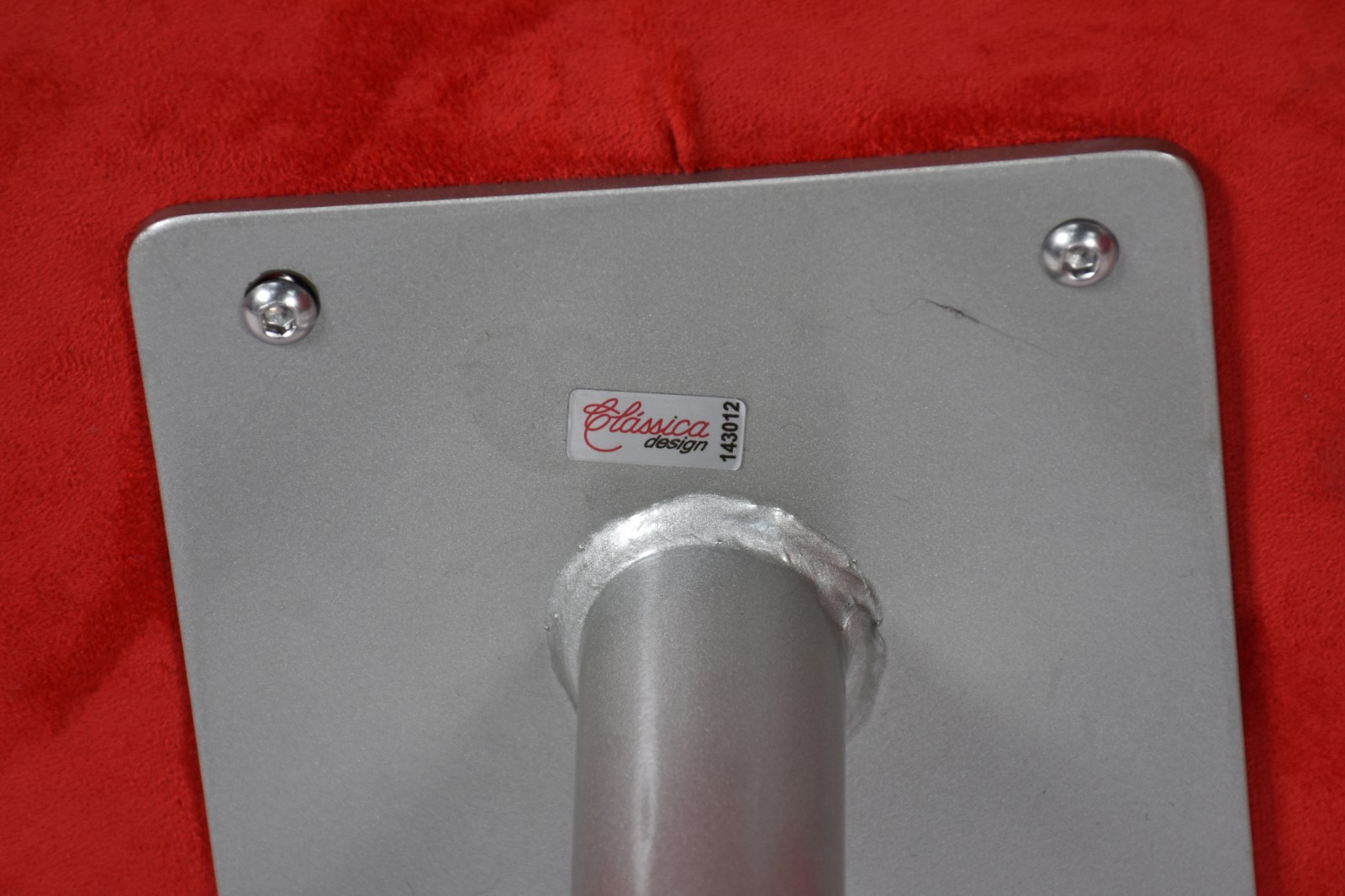 Par de poltronas giratórias com bases de metal e estofamento na cor... - foto 4 de 6