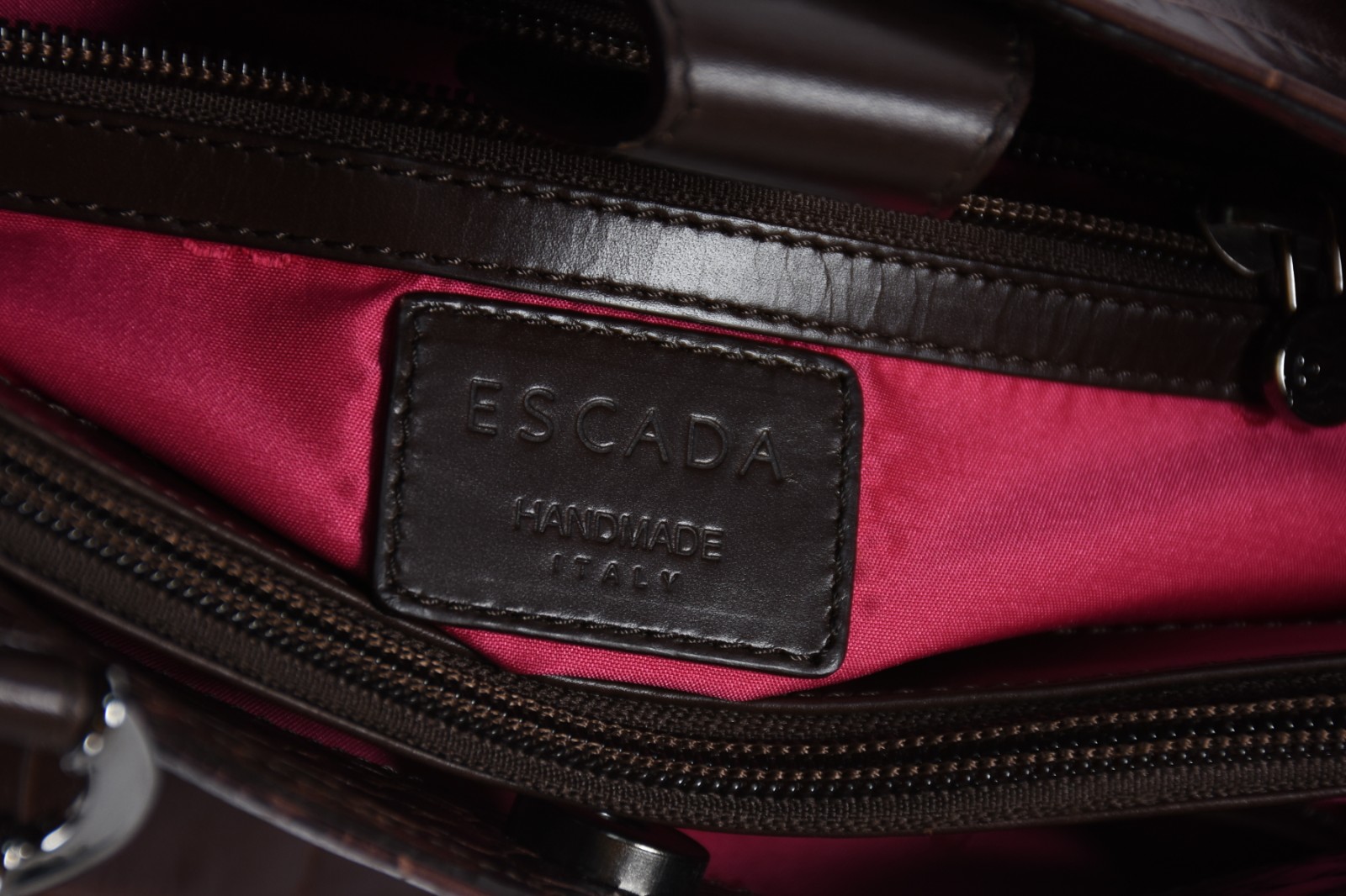 Duas bolsas femininas da marca ESCADA. - foto 3 de 4