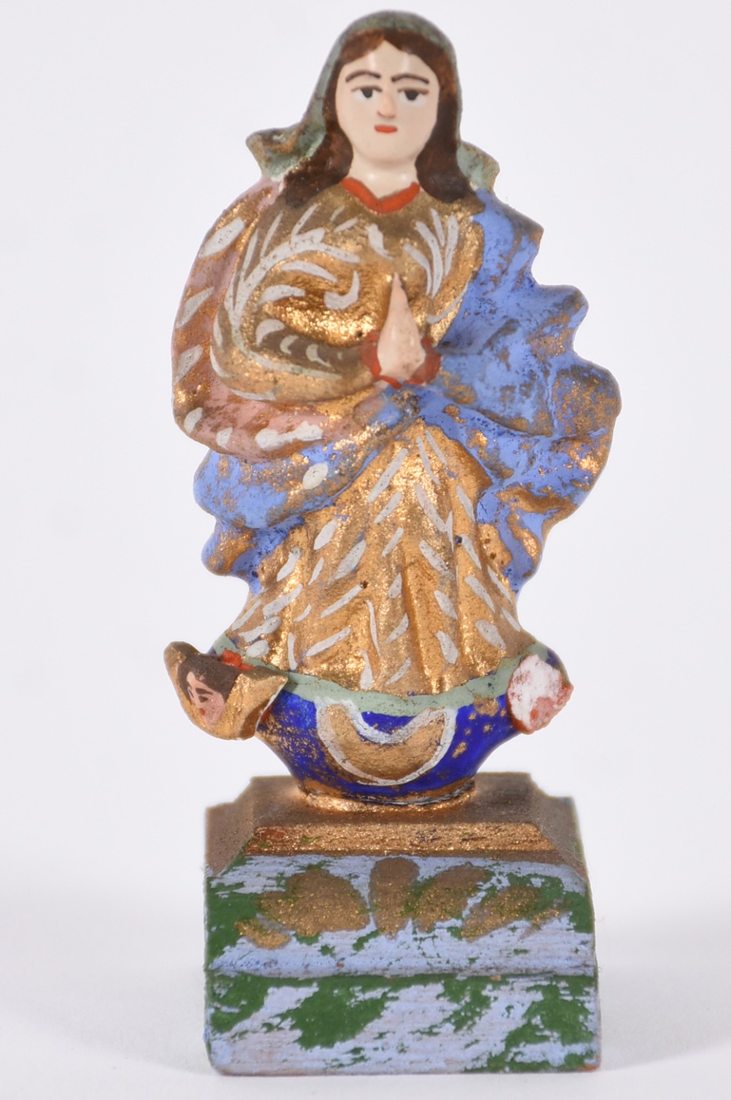 Miniatura de Nossa Senhora de madeira policromada e dourada. - foto 1 de 5