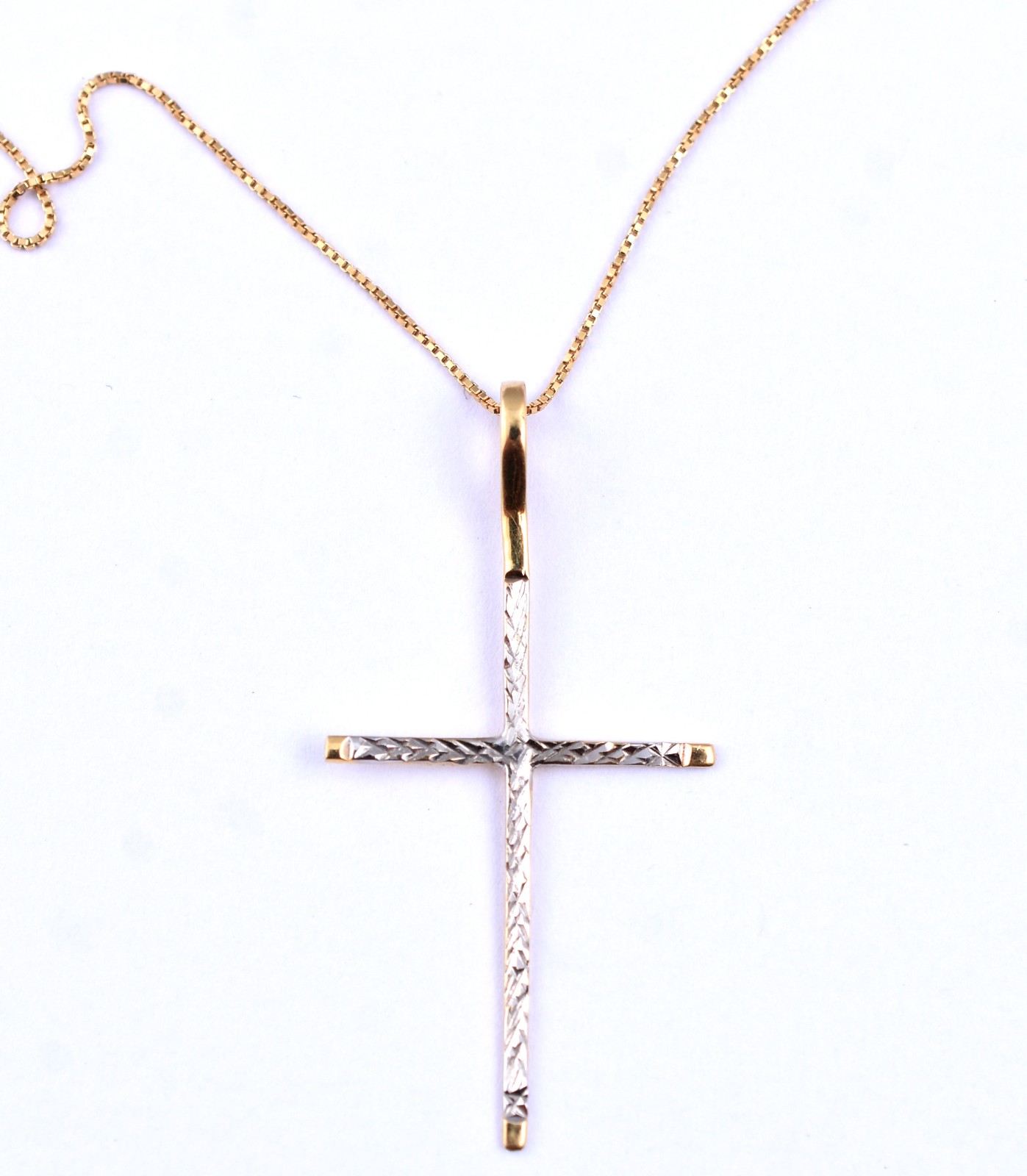 Gargantilha de ouro contraste 750 e crucifixo 3 ct (Por motivos de... - foto 1 de 6
