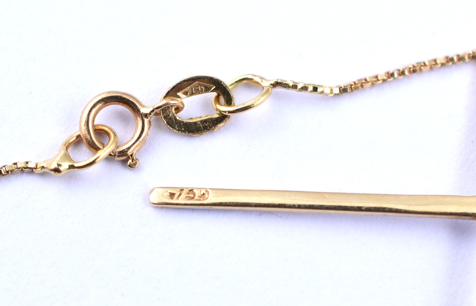 Gargantilha de ouro contraste 750 e crucifixo 3 ct (Por motivos de... - foto 4 de 6