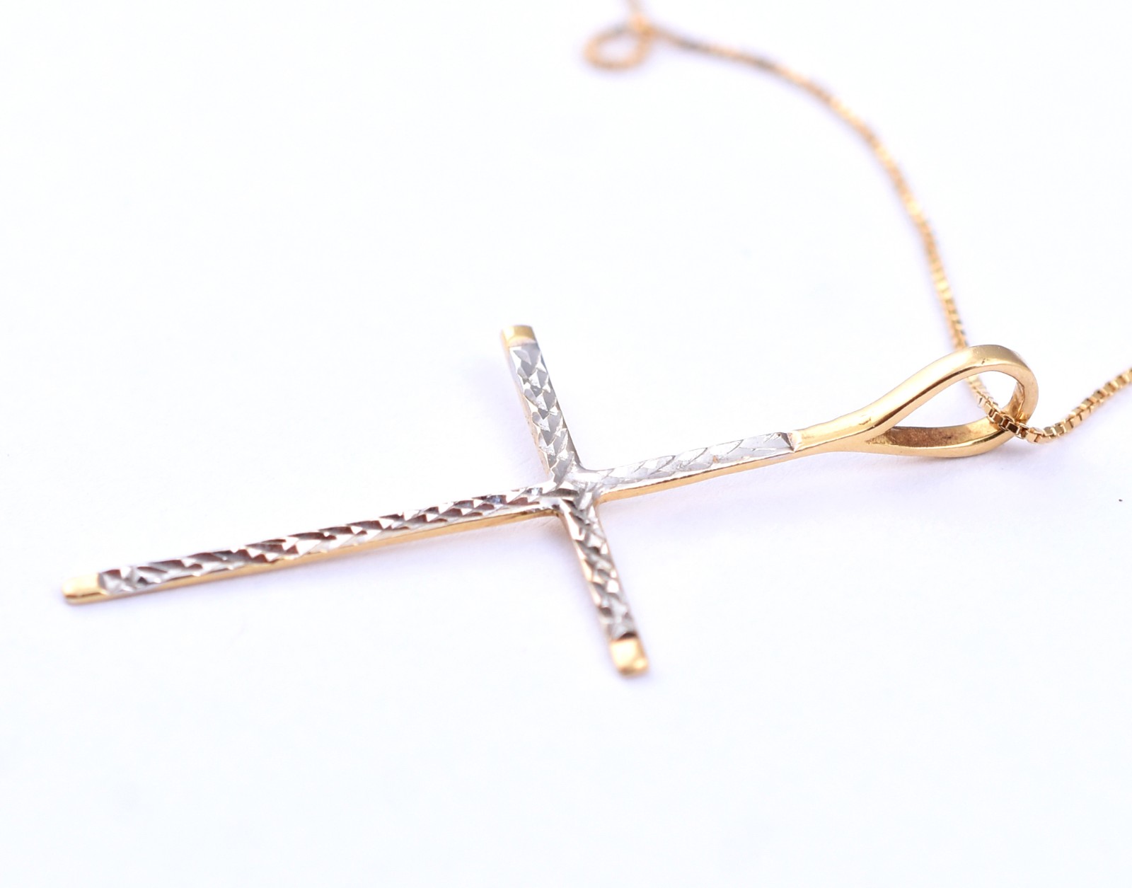 Gargantilha de ouro contraste 750 e crucifixo 3 ct (Por motivos de... - foto 5 de 6
