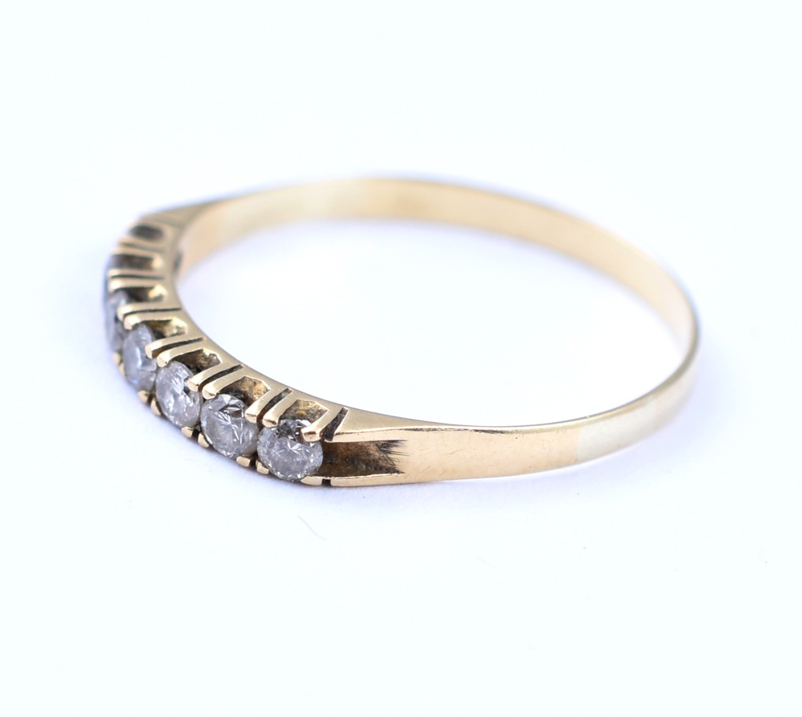 Meia aliança de ouro, contraste 750 com brilhante de 0,05 ct, total... - foto 2 de 3