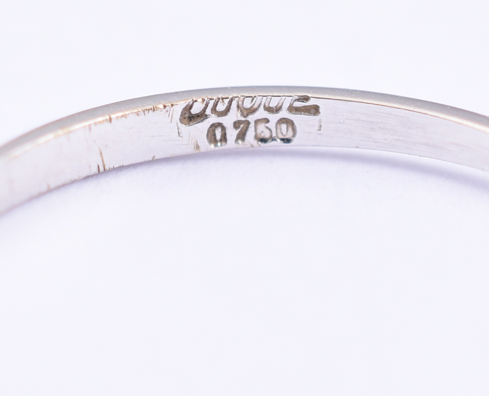 Solitário de ouro branco, um brilhante de aproximadamente 0,25 ct... - foto 4 de 4