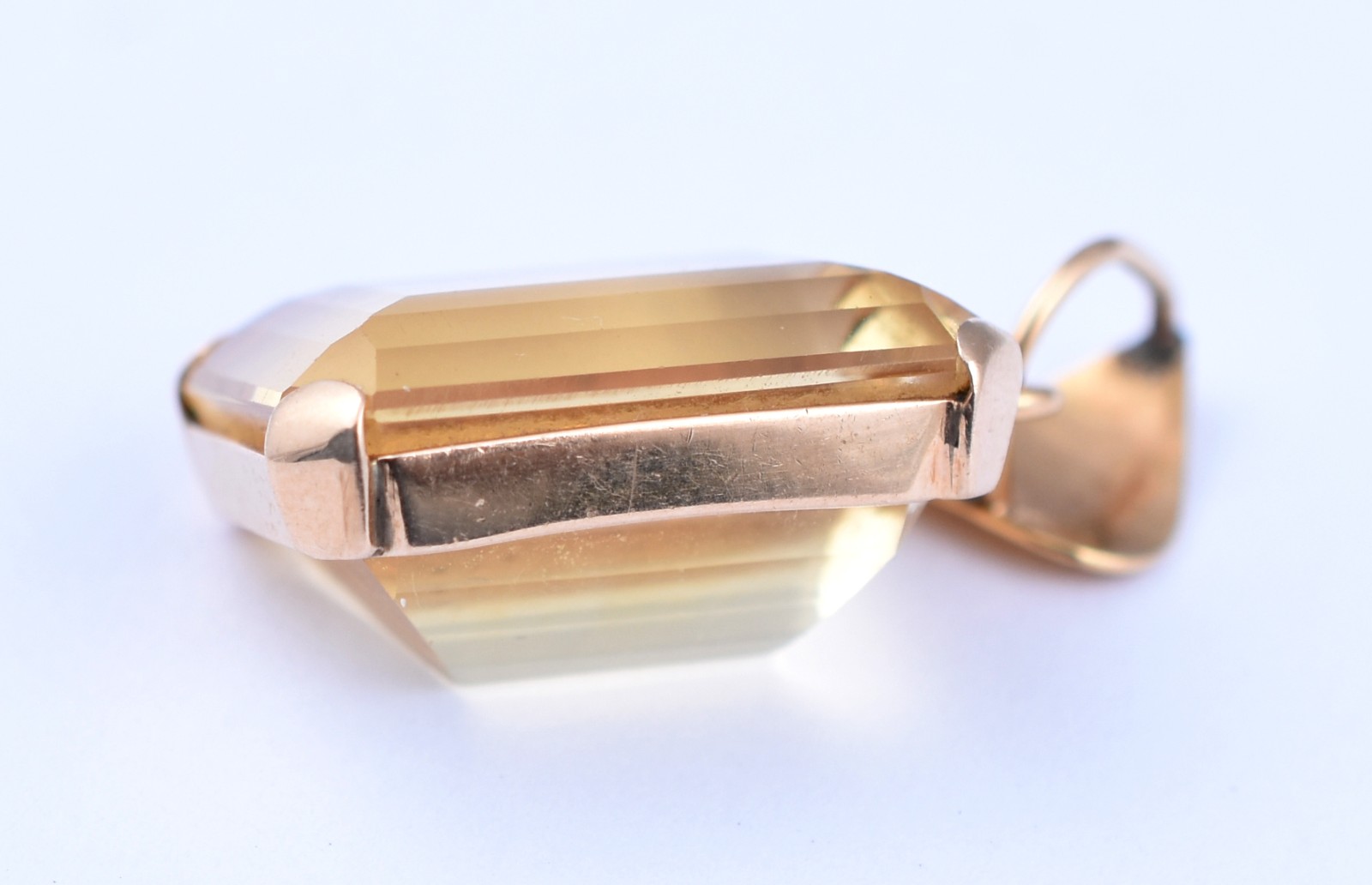 Pingente de ouro 18 k com pedra topázio amarelo (Por motivos de... - foto 3 de 3