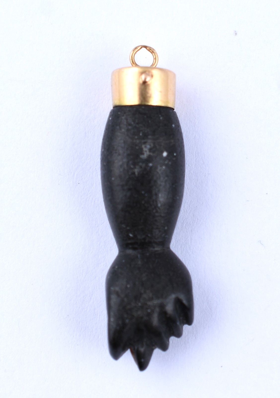 Pingente feitio figa com pedra preta e ouro 18 k (Por motivos de... - foto 1 de 3