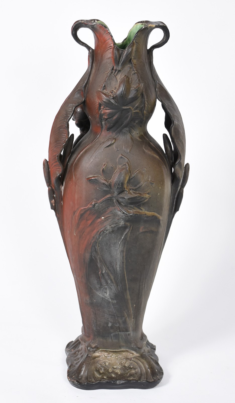 Grande vaso Art Nouveau de terracota com figura feminina e flores em... - foto 3 de 8